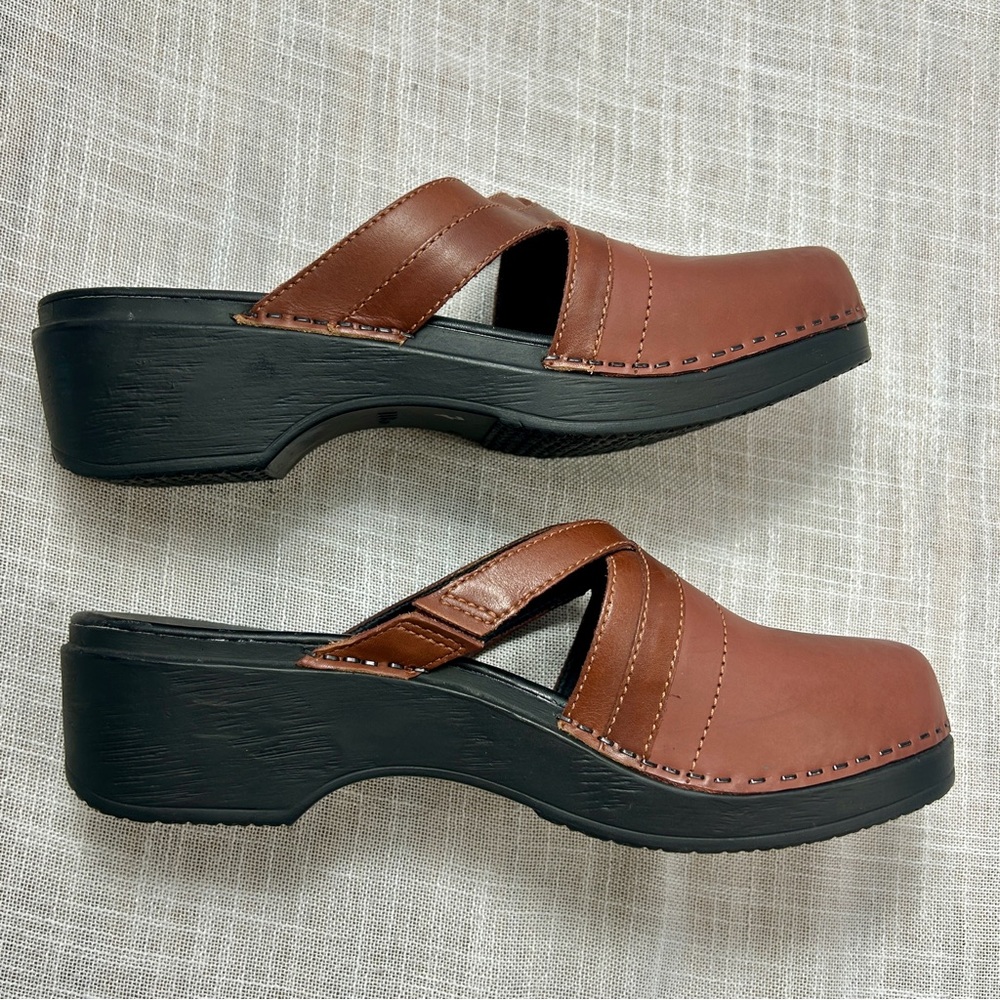 L.L. Bean women’s Brown Leather Mules